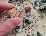 Foto del paso 4 de la receta: Espinacas a la crema, versión Mate Amargo 🤍 Espinaca con crema de leche y quesito gratinado