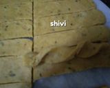 A picture of step 4 of Moong dal ke twisted namak pare.