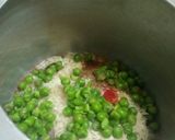 A picture of step 4 of Matar pulao.