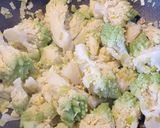 Foto del passaggio 2 della ricetta Tortino di merluzzo e broccolo romanesco, su vellutata di broccolo romanesco