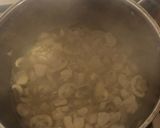 Gombás baconos tejszínes csirkemell spagettivel recept fázis 3 fotója