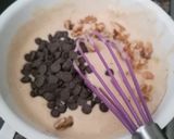 Foto del paso 2 de la receta: Bizcocho de plátano y pepitas de chocolate y nueces