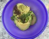 Foto del paso 2 de la receta: Tostada de aguacate y huevo