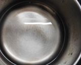 A picture of step 3 of Kashmiri kahwa.