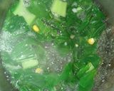 Foto langkah ke 3 dari resep Bening Pokcoy Jagung.