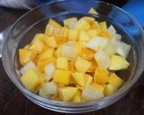 Foto del paso 1 de la receta: Copa de frutas con quina San Clemente