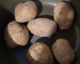 Foto langkah ke 1 dari resep Bola kentang asam manis vegie.