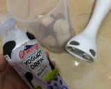 Foto langkah ke 1 dari resep Smoothie Pear + Grape + Yogurt.