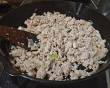 Foto langkah ke 6 dari resep Ayam Cincang Kecap Isian Bakpau.