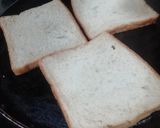 A picture of step 2 of Bread Masala Upma.