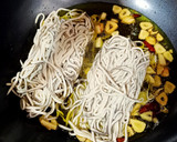 Foto del paso 3 de la receta: Mix de spaghetti con anguriñas de surimi y mejillones