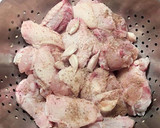 Foto del paso 2 de la receta: Alitas de pollo en salsa de kabsa