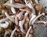 Hình bước làm 2 của món Cháo gà nấm