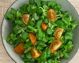 Foto del paso 1 de la receta: Ensalada de canónigos con queso de cabra y mermelada de frambuesa