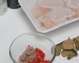 Foto langkah ke 1 dari resep Dada Ayam Kukus Siram Cabai.
