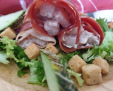 Foto del paso 3 de la receta: Rollitos de Jamón serrano con melón, mascarpone y cereza negra