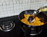 A picture of step 8 of Chicken Tikka Pizza.
