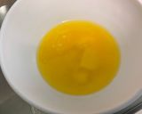 Une image de l'étape 1 de Gâteau fruité aux raisins, pomme et citron /gingembre.