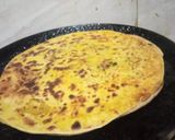 A picture of step 3 of Leftover aloo methi paratha.