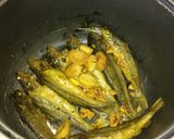 A picture of step 3 of Gangetic Mystus curry.