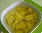 Foto langkah ke 2 dari resep Beef & Potatoes Curry.