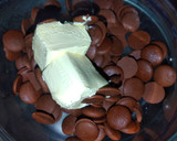 Foto del paso 3 de la receta: Pastel imposible o chocoflan 🍮 de chocolate semiamargo