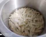 A picture of step 2 of Baked white sauce pasta.