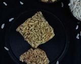 મમરાની ચીકી (Puffed Rice Chikki Recipe In Gujarati) રેસીપી સ્ટેપ3ફોટો