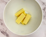 Foto del paso 2 de la receta: Vasitos de queso con chocolate blanco y crocante de lotus