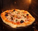 صورة لخطوة 4 من وصفة بيتزا 🍕 بتونة بنينة وخفيفه ريشة😋