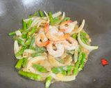黃金蝦XO醬炒鮮蝦蘆筍的食譜步驟5照片