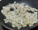 Foto del paso 1 de la receta: Tortilla de atún y tomate