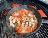 Une image de l'étape 6 de Courge spaghetti aux fruits de mer fumée sur BBQ au charbon.