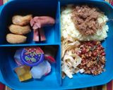 Foto langkah ke 2 dari resep Nasi kuning magic com, bekal praktis dan sehat.