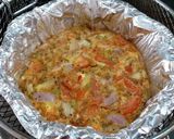 A picture of step 3 of Onion Tomato Egg Omelette.