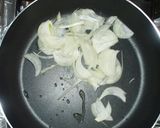 A picture of step 2 of Gyudon (Yoshinoya-Style Beef Bowl) – Easy, No Sukiyaki Sauce Needed!.