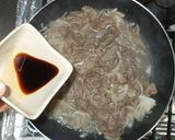 A picture of step 8 of Gyudon (Yoshinoya-Style Beef Bowl) – Easy, No Sukiyaki Sauce Needed!.