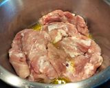 Foto del paso 5 de la receta: Guiso de muslo de pollo deshuesado express