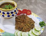 A picture of step 3 of Healthy paratha dal makhni fondue.