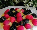 Foto del paso 10 de la receta: Pavlova con crema de naranja y frutos rojos