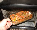 Foto del paso 4 de la receta: Lomo de pez gallo cubierto con verduras salteadas y champignones