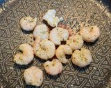 Foto del paso 2 de la receta: Arroz basmati con pepino, aguacate y gambas