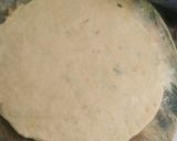 A picture of step 3 of Mooli paratha.