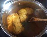 A picture of step 5 of Seitan (gluten meat).