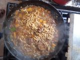 Fideos al wok de verduras y carne
