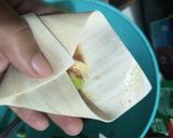 Foto langkah ke 3 dari resep Martabak Telur Kornet.