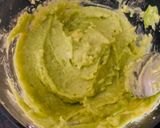 Foto del paso 1 de la receta: Tostada de aguacate y huevo