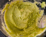 Foto del paso 1 de la receta: Tostada de aguacate y huevo