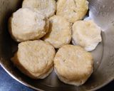 A picture of step 3 of Dahi Vada.