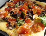 Foto del paso 4 de la receta: Tortilla abierta con salmón, granada y mermelada de guindilla